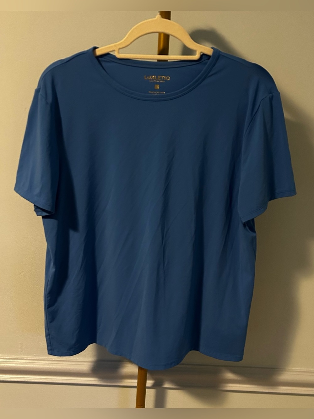 Lilly Pulitzer Luxletic Blue Short Sleeve T-Shirt Size Medium